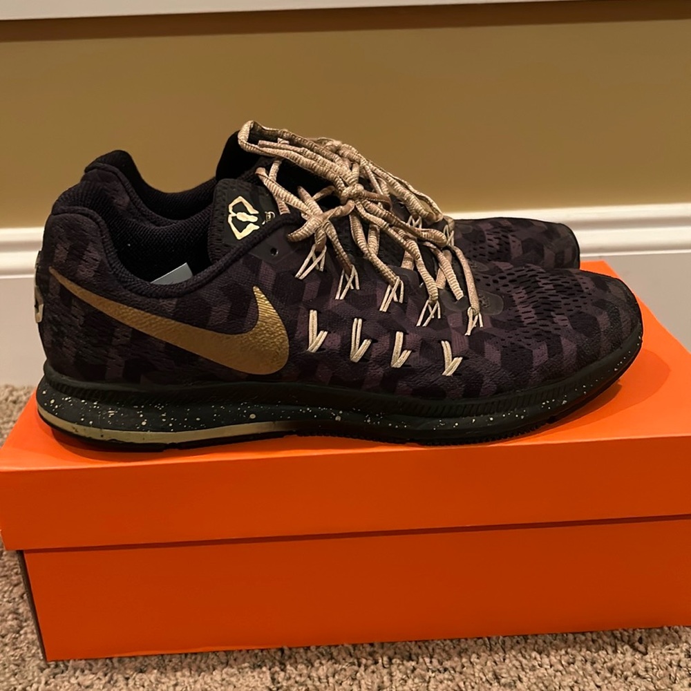 CUSTOM Vanderbilt Football Staff Air Zoom Vomero 15